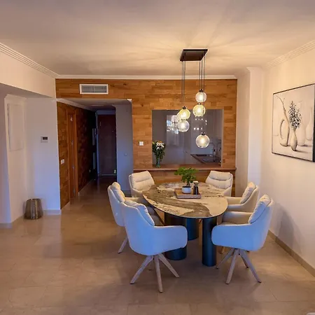 Luxury 2bed With Sea Views In Benahavís Apartamento